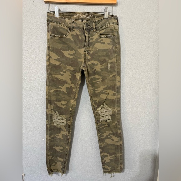 American Eagle Outfitters Pants - American Eagle Women Army Super Stretch X Mid Rise Distressed Denim Jegging Sz 6